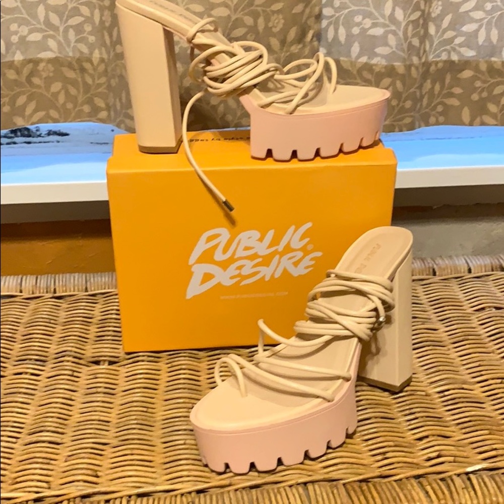 Chunky heeled platform strapped sandals